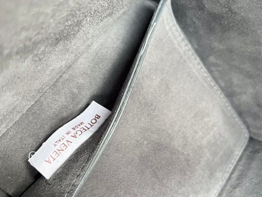 ARCO TOTE 36 IN TROUT GRAY CALFSKIN