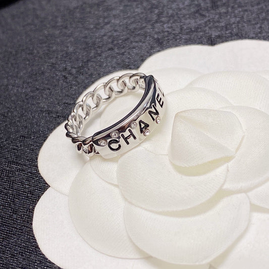 CC RING LETTER DOUBLE C IN SILVER DIAMOND BLACK EMBOSSED LOGO
