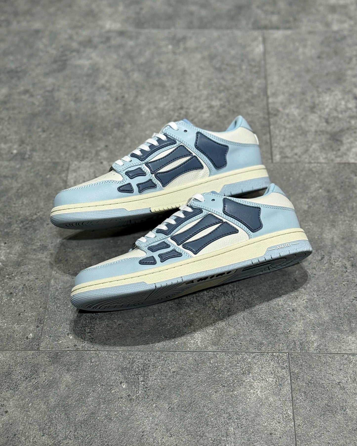 AMR Sneakers
