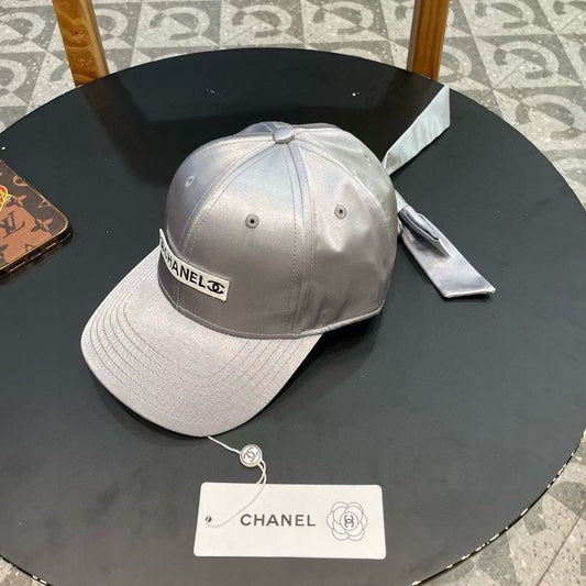 BASEBALL HAT IN SILVER SILK SATIN 404865
