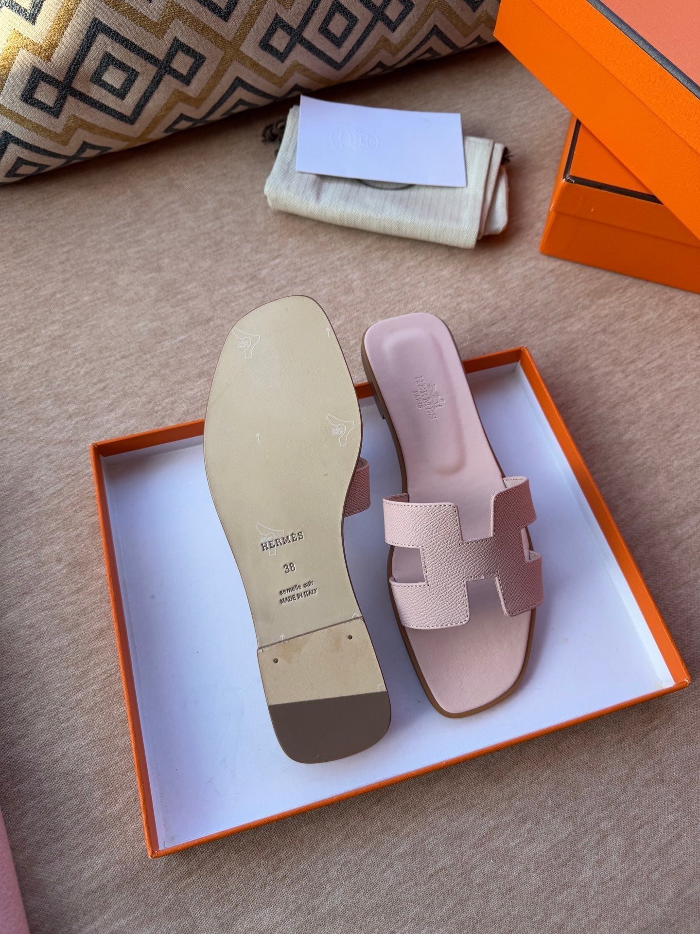 0RAN SANDALS IN PASTEL PINK CALFSKIN