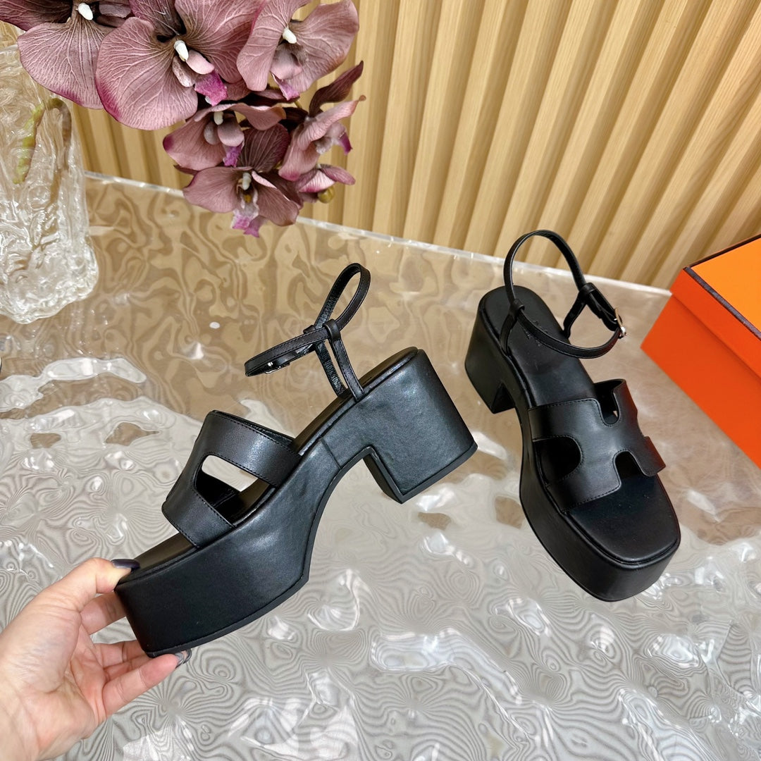 JAM 30 SANDAL IN BLACK CALFSKIN