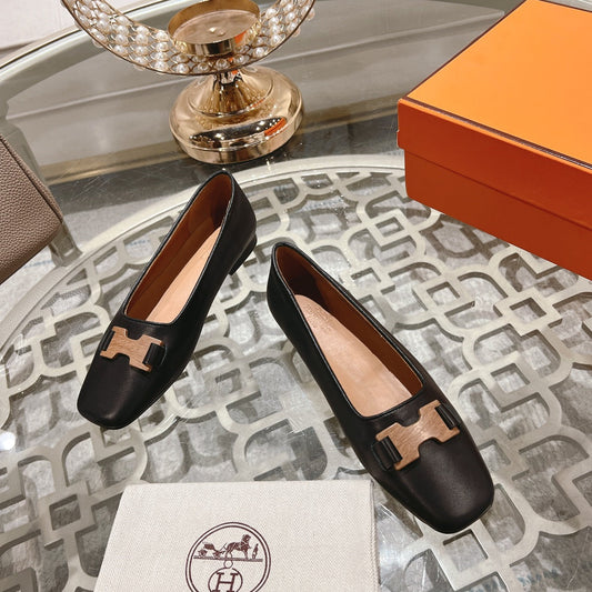 H - BUCKLE BALLET BLACK CALFSKIN