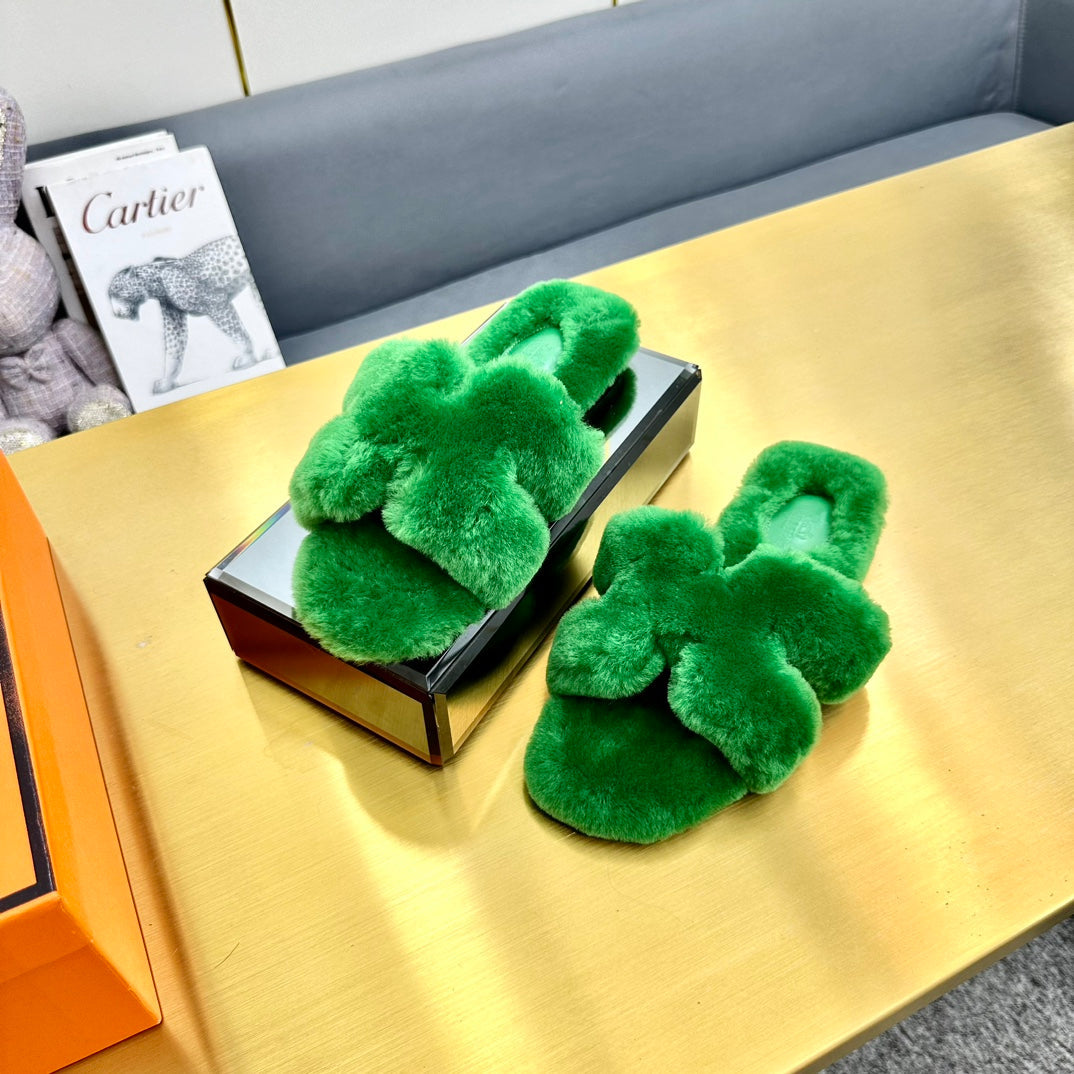 ORAN SHEARLING SANDALS LAWN GREEN
