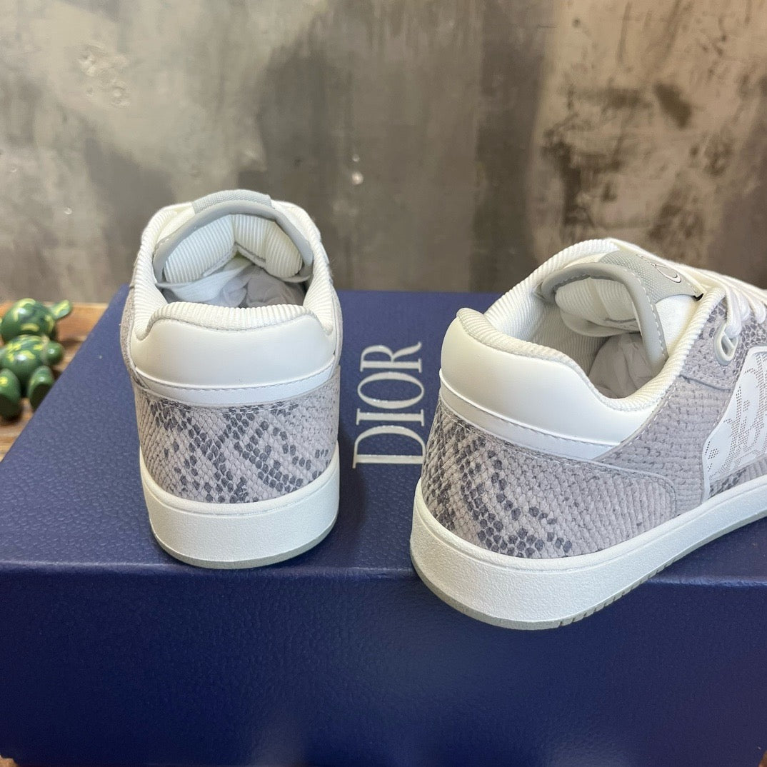 DIO Sneakers