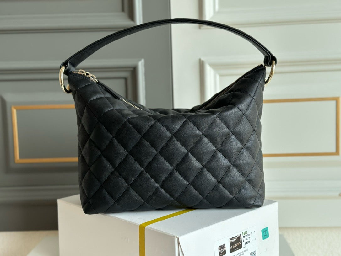 CHA 23B Hobo Bag