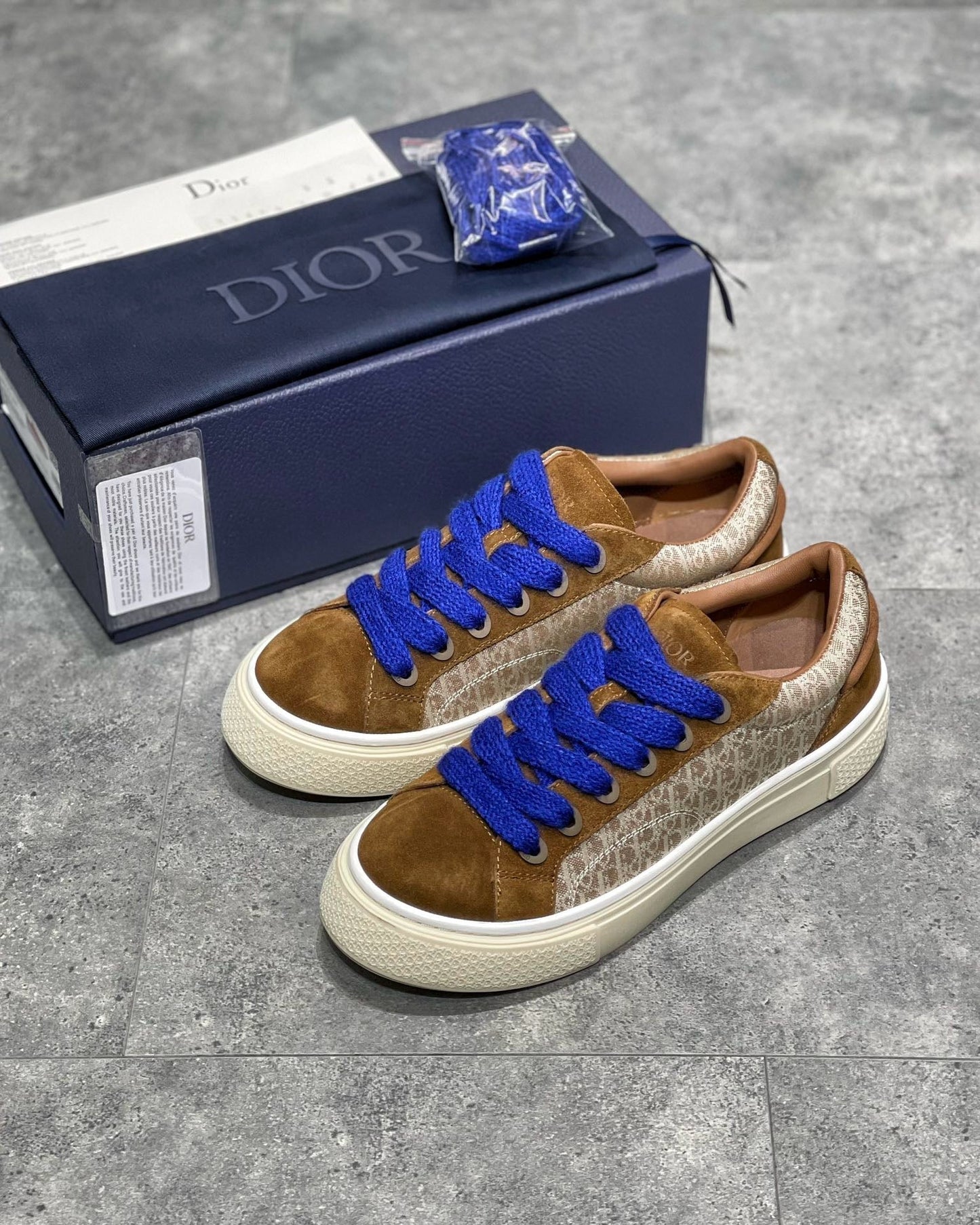 DIO Sneakers