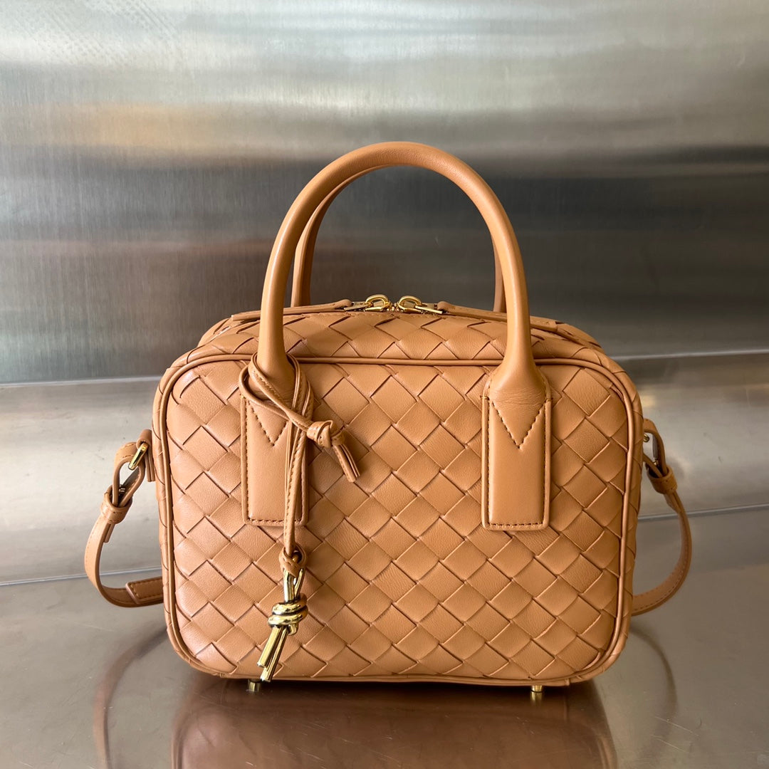 BV GETAWAY SMALL 23CM BROWN LAMBSKIN