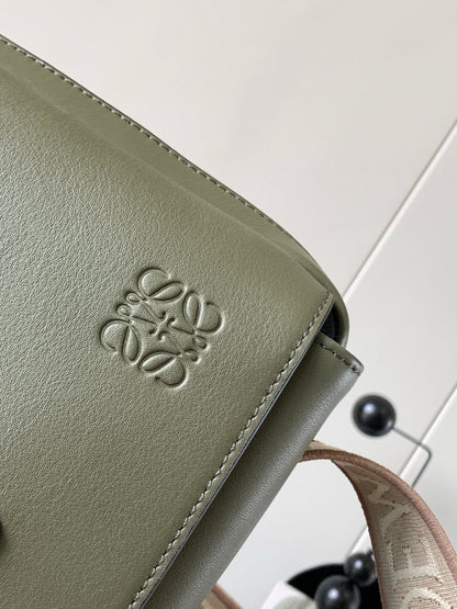 LO Messenger Bag