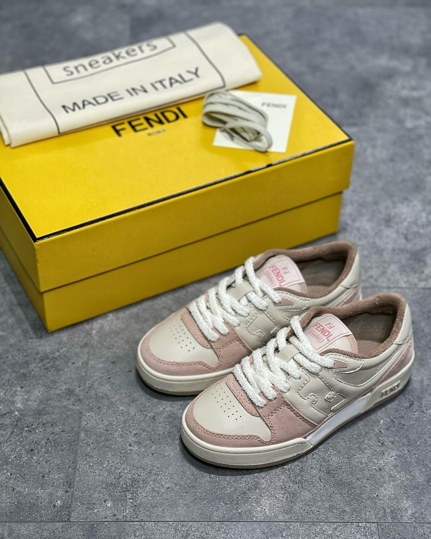 FEN Sneakers
