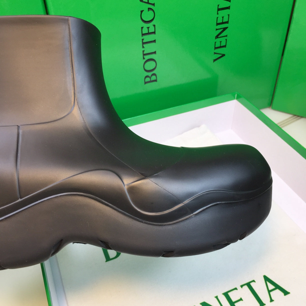PUDDLE ANKLE BOOT IN BLACK RUBBER
