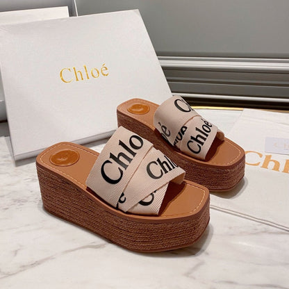 WOODY WEDGE IN BEIGE DENIM WITH BLACK LOGO