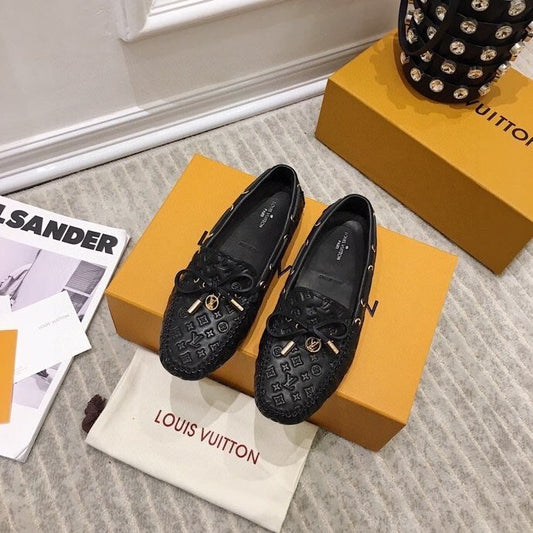 LV WOMEN'S DRIVER MOCCASIN IN BLACK EMBOSSED CALFSKIN
