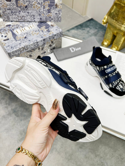 D-WANDER SNEAKERS IN COLORFUL TECHNICAL FABRIC AND SUEDE 153028