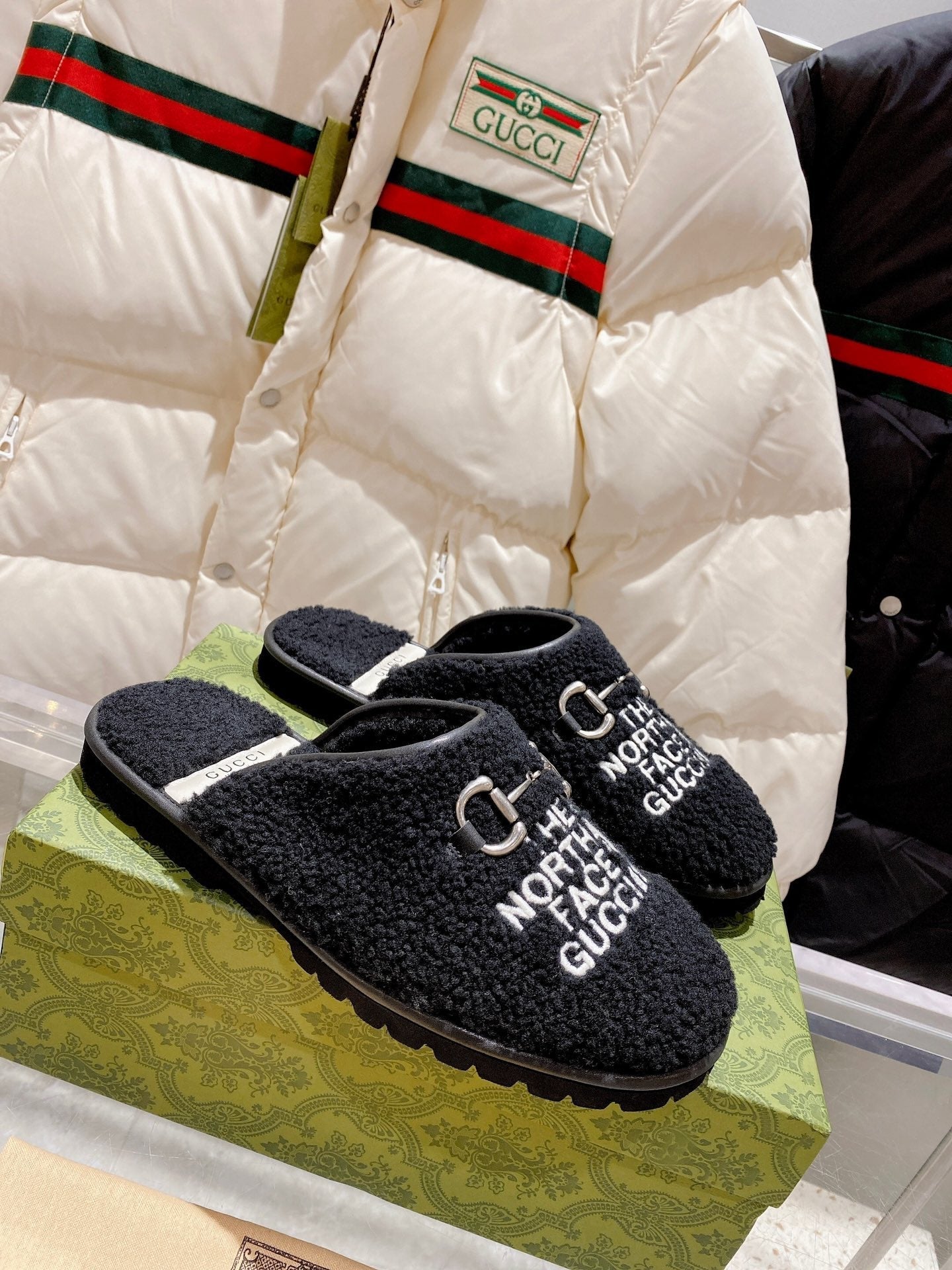 GGxTHE NORTH FACE HORSEBIT MULE IN BLACK WOOL
