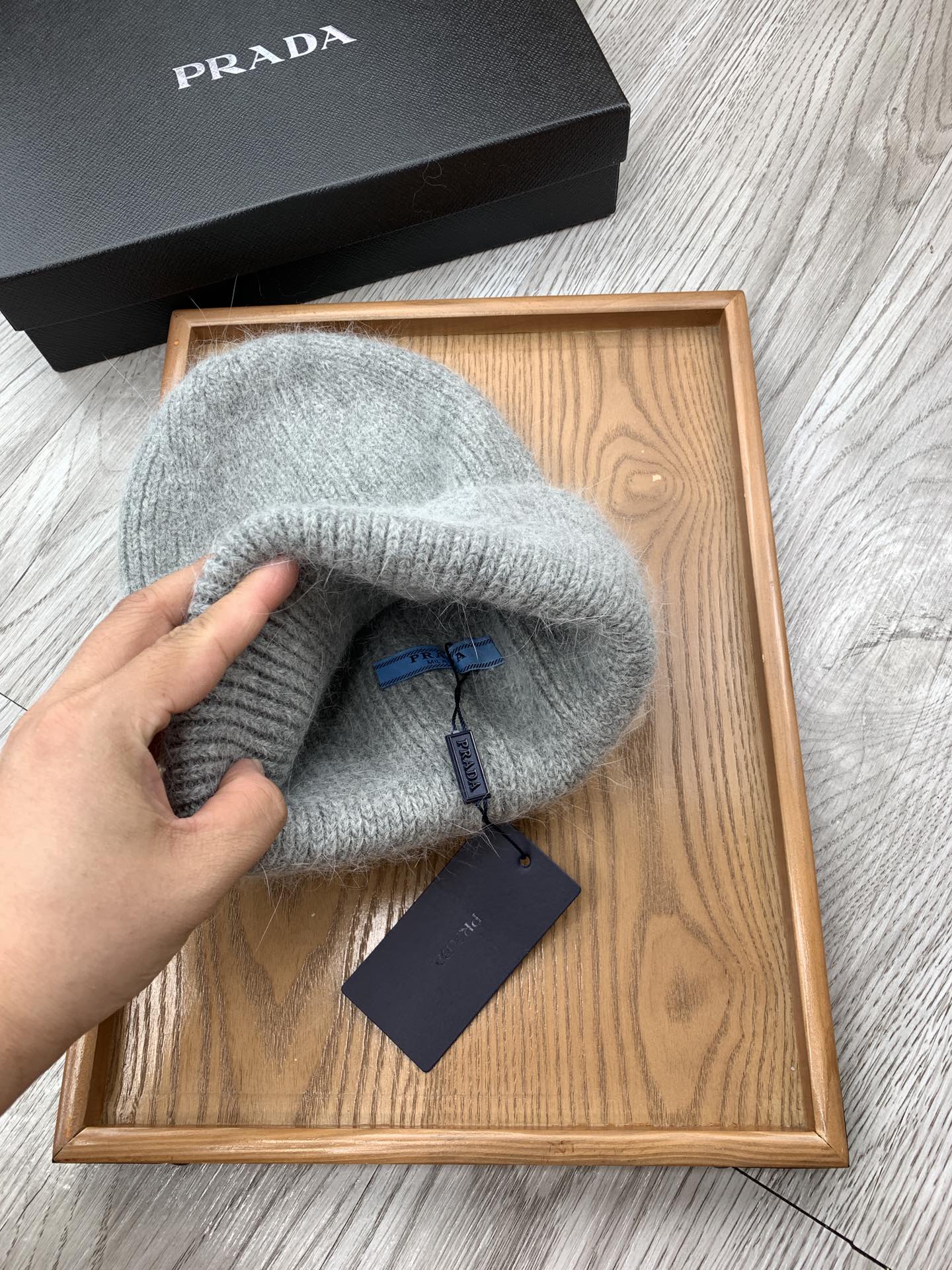 BEANIE HAT IN DOLPHIN GRAY WOOL 108750
