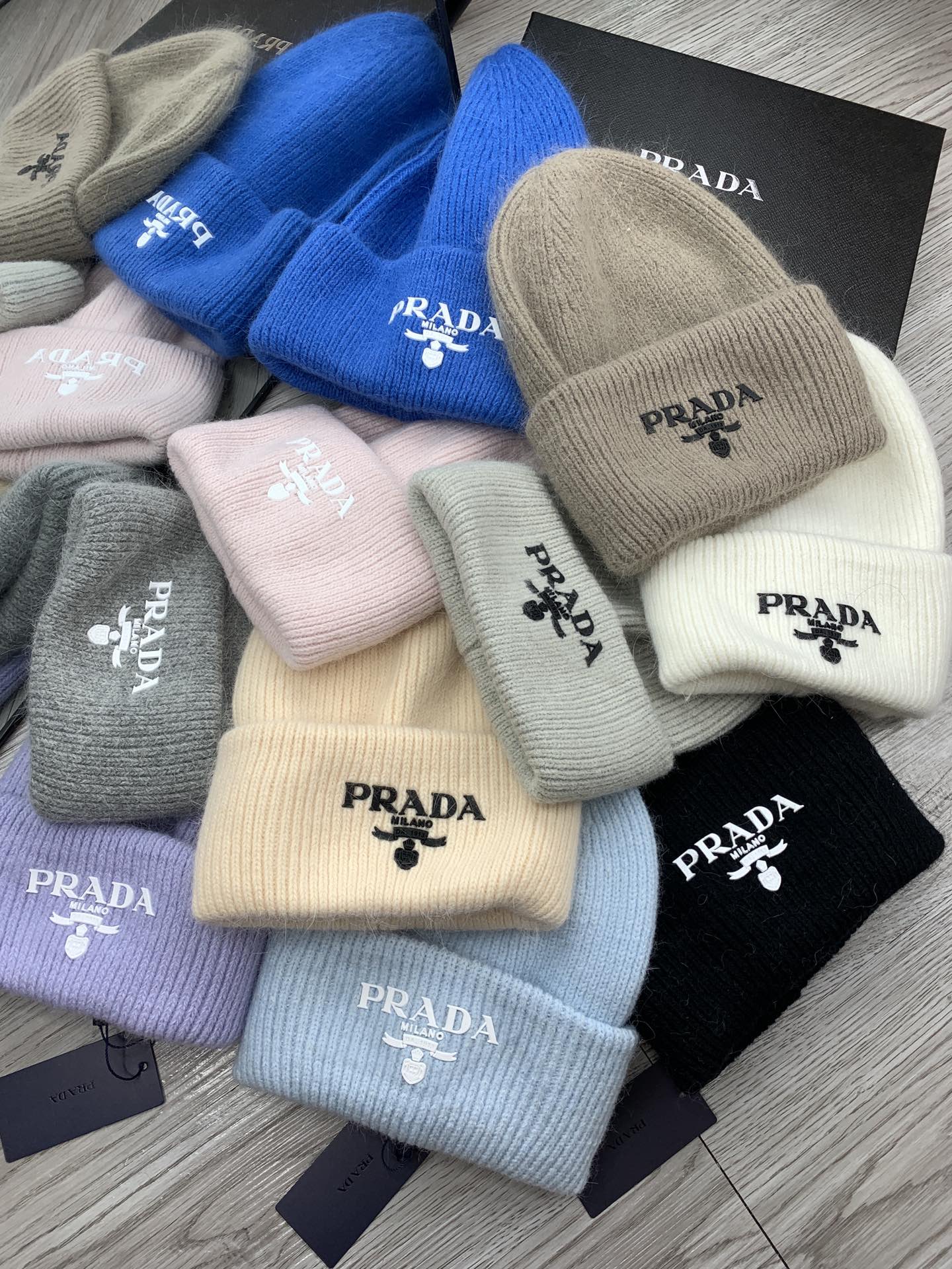 BEANIE HAT IN BEIGE CREAM WOOL 108745