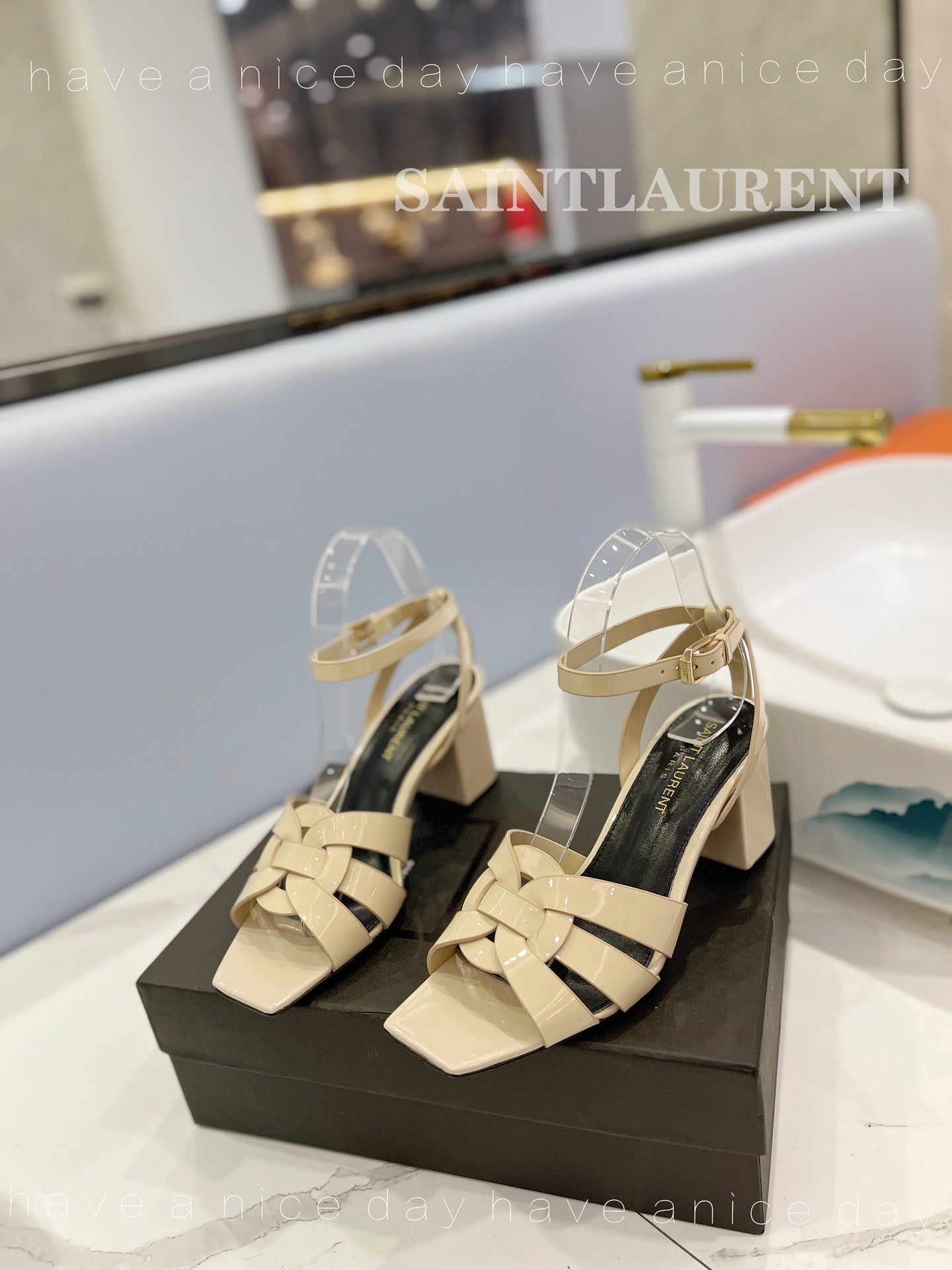 SL TRIBUTE SANDAL GLOSSY PASTEL YELLOW CALFSKIN