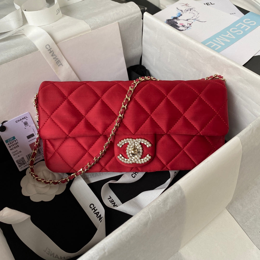 CC 26 CLUTCH WITH CHAIN BAG IN CHERRY RED CALFSKIN