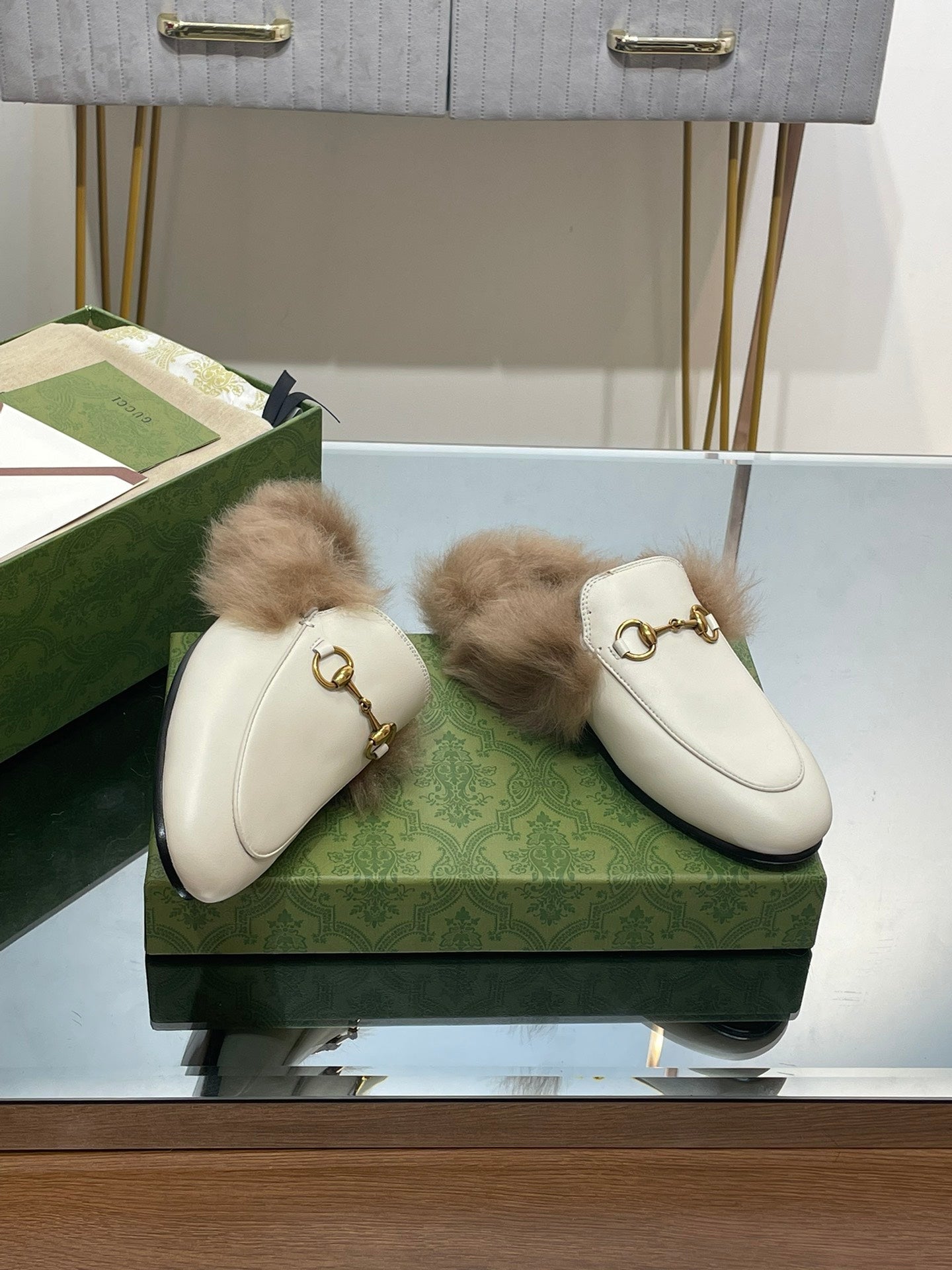 HORSEBIT MULE IN WHITE CALFSKIN AND LAMB WOOL LINING
