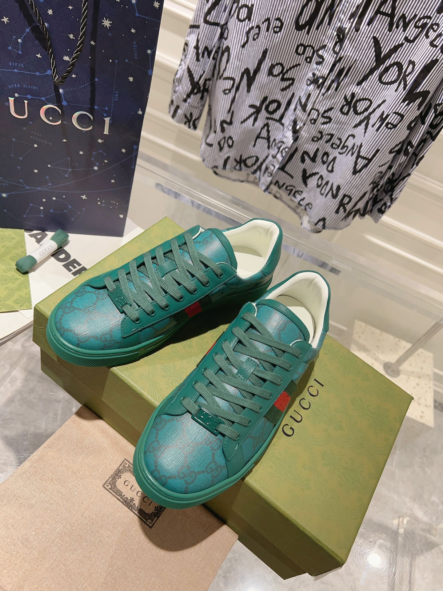 GG ACE GG SUPREME TRAINER OCEAN CALFSKIN