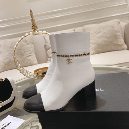 MID-HEEL ANKLE BOOTS IN WHITE SMOOTH CALFSKIN