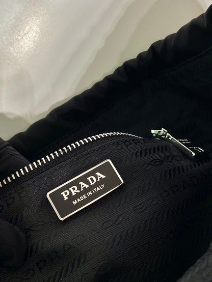 LARGE DRAWSTRING BAG 37 IN BLACK RE-NYLON