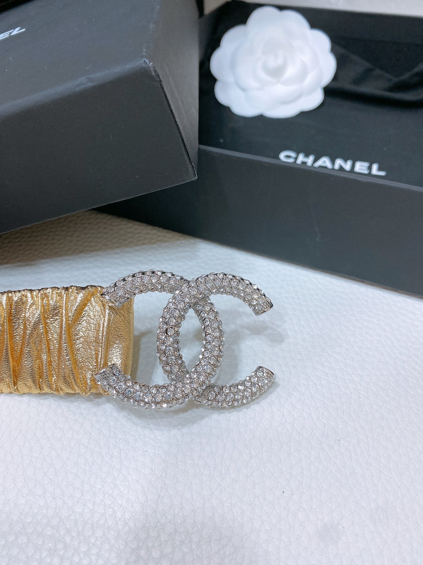 CC ELASTIC BELT 30MM IN GOLD CALFSKIN SILVER HARDWARE WITH RHINSTONES