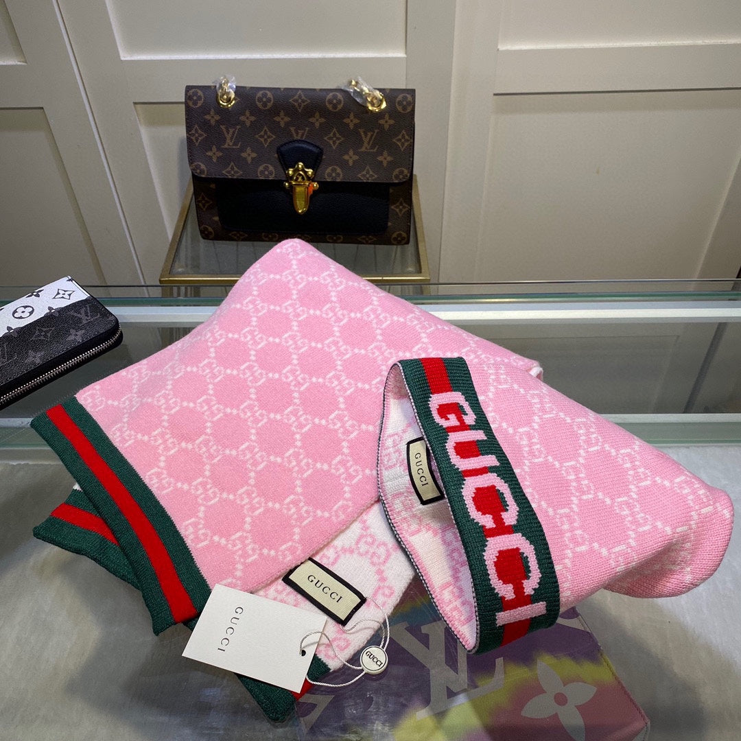 SET SCARF AND HAT IN TAFFY PINK MONOGRAM CASHMERE 349666