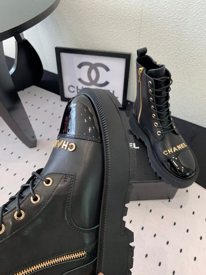 ANKLE BOOTS IN BLACK CALFSKIN