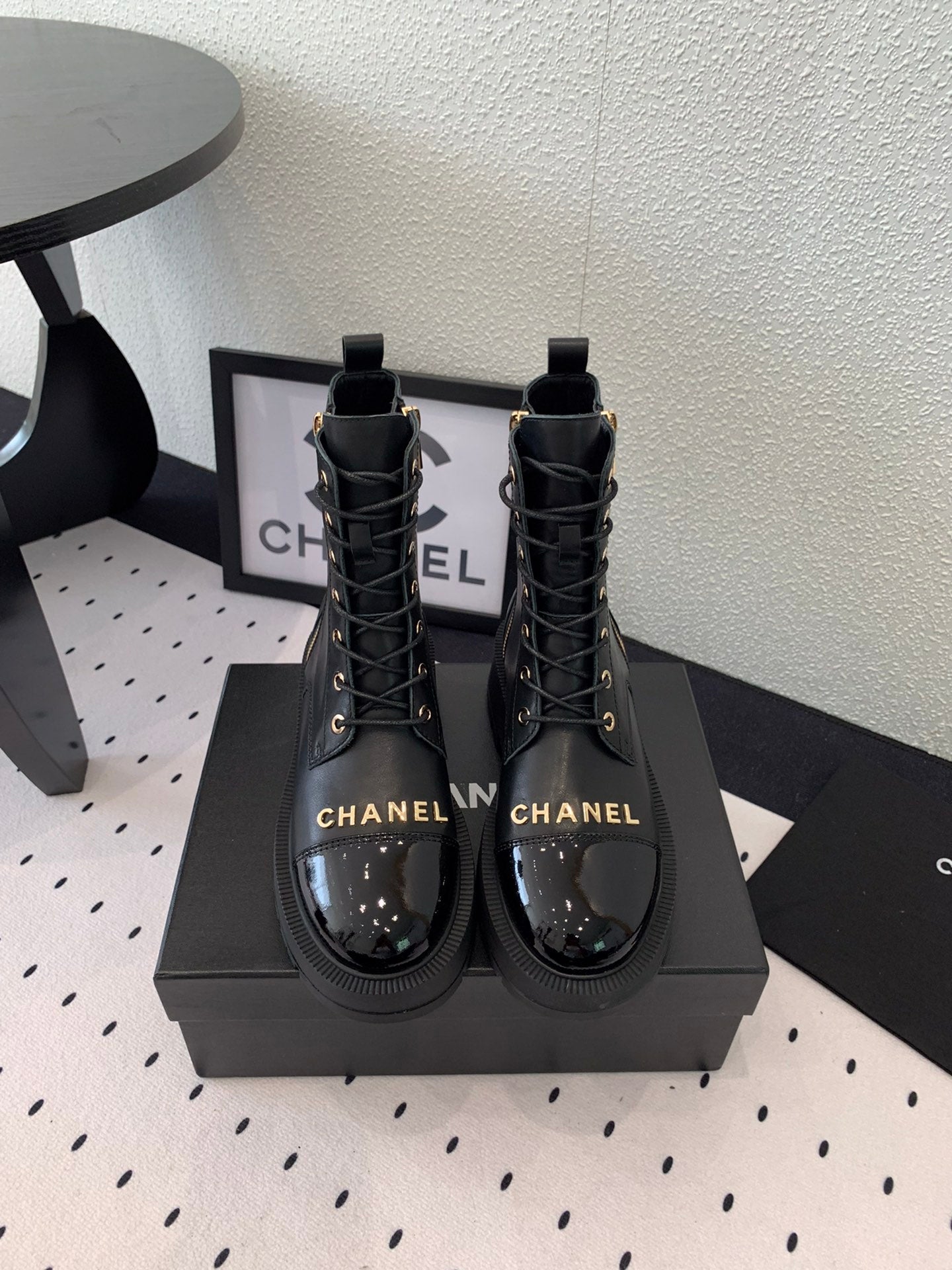 ANKLE BOOTS IN BLACK CALFSKIN