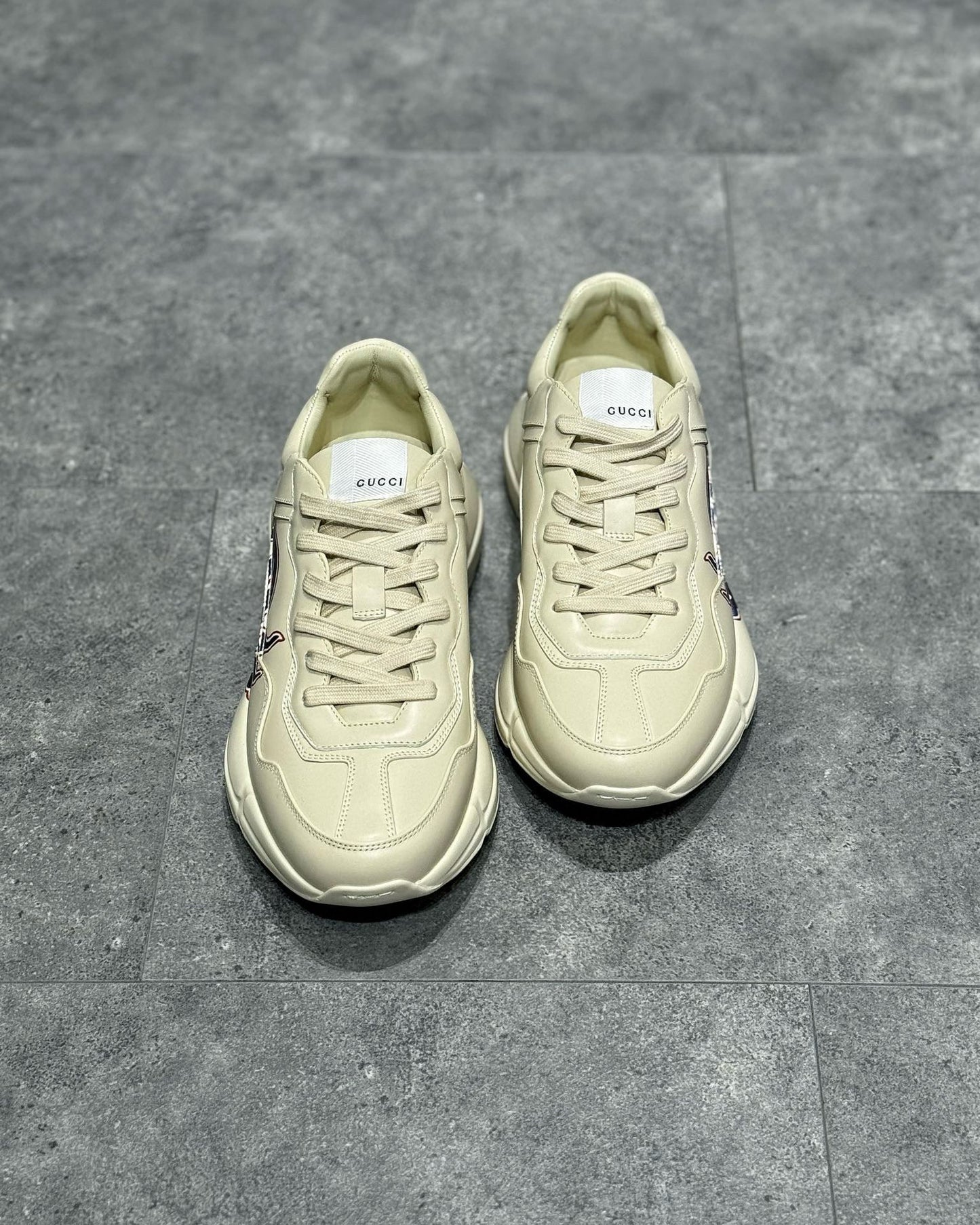 GUC Sneakers