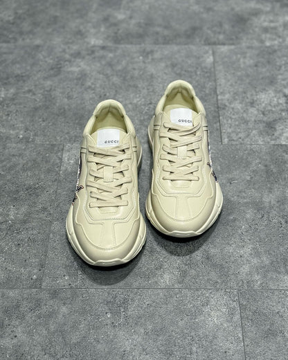 GUC Sneakers