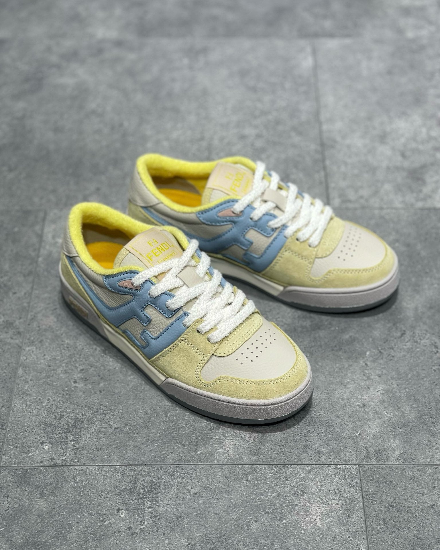 FEN Sneakers