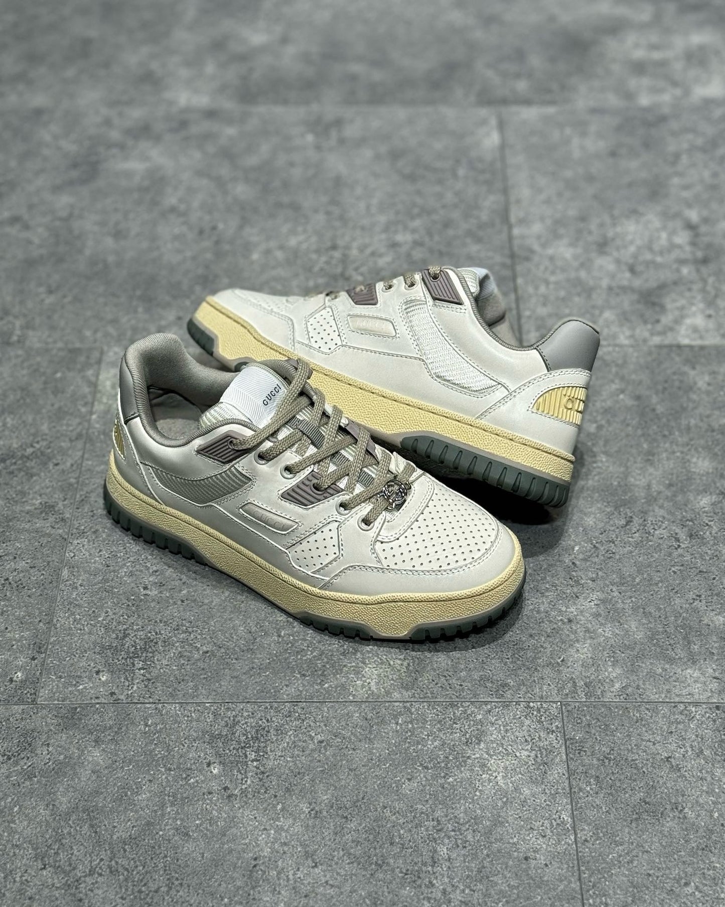 GUC Sneakers