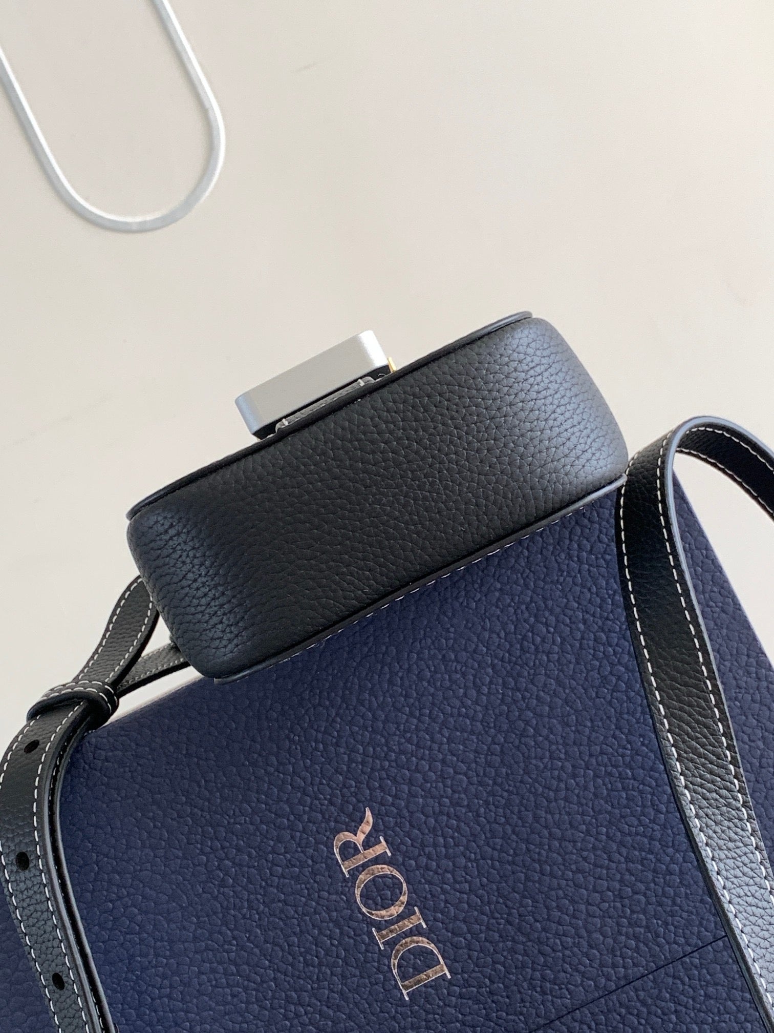 DIO Sling Bag