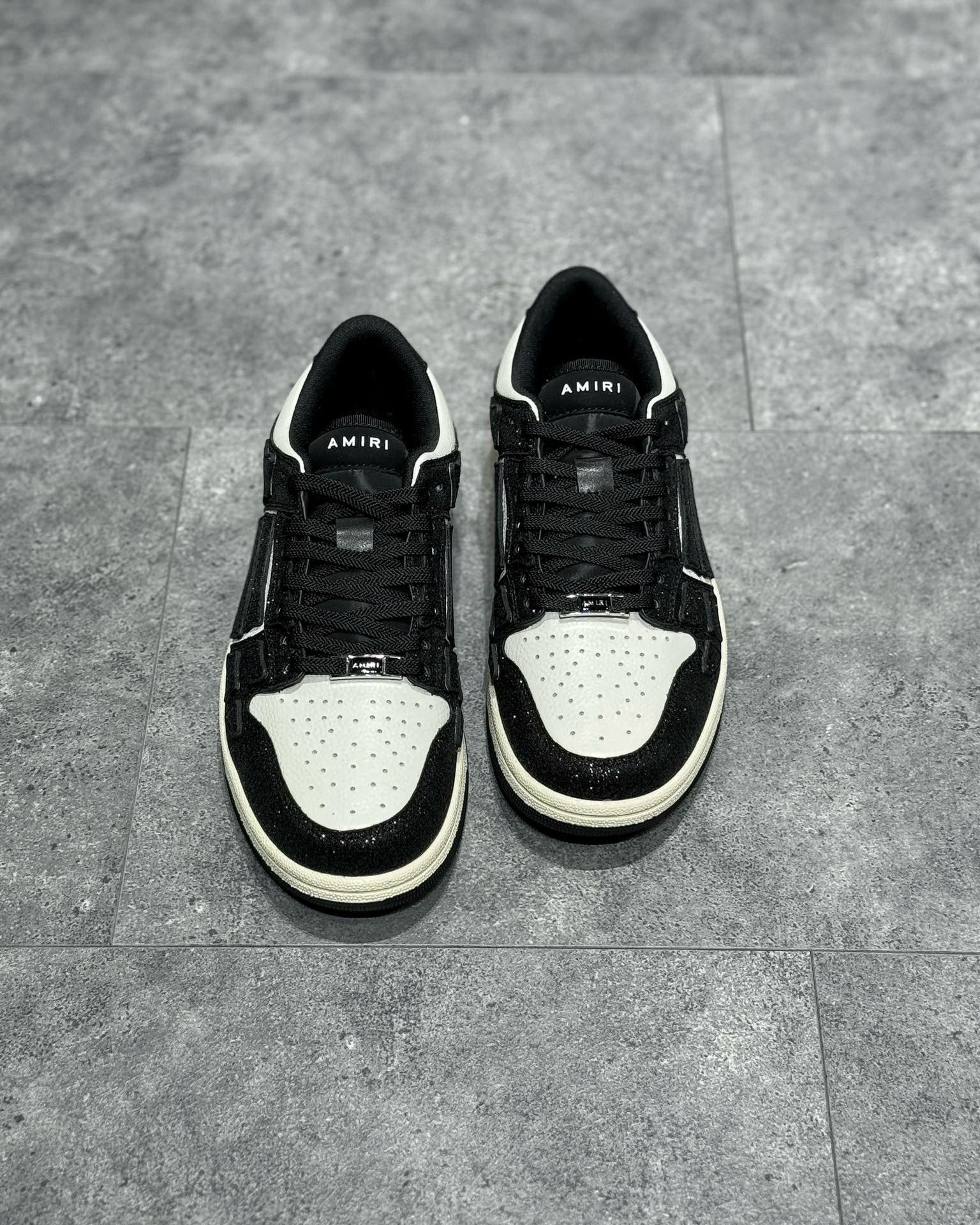 AMR Sneakers