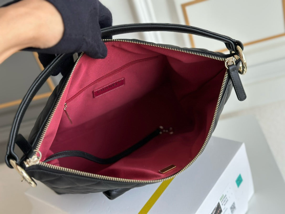 CHA 23B Hobo Bag
