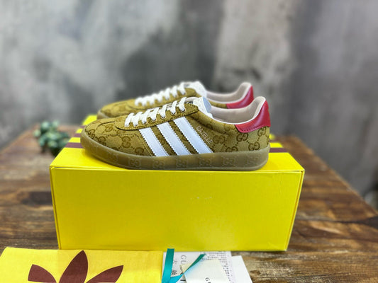 GUC Sneakers