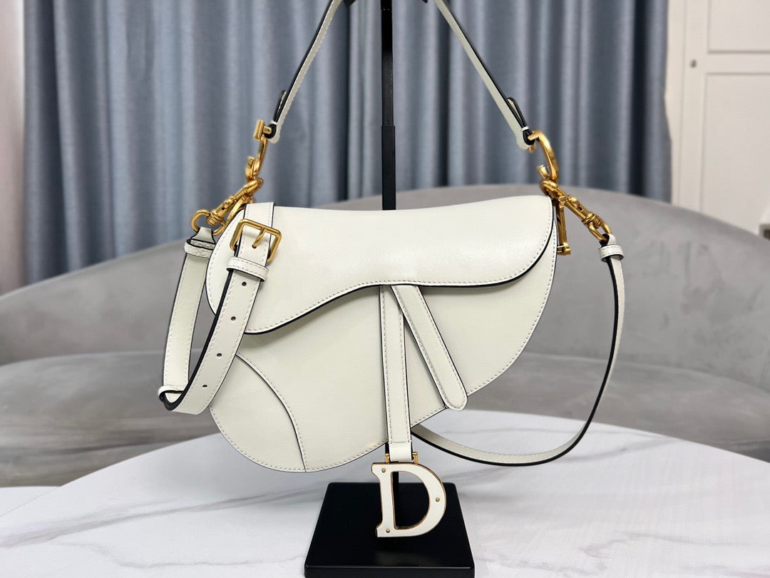 DIO Saddle Bag (25.5cm)