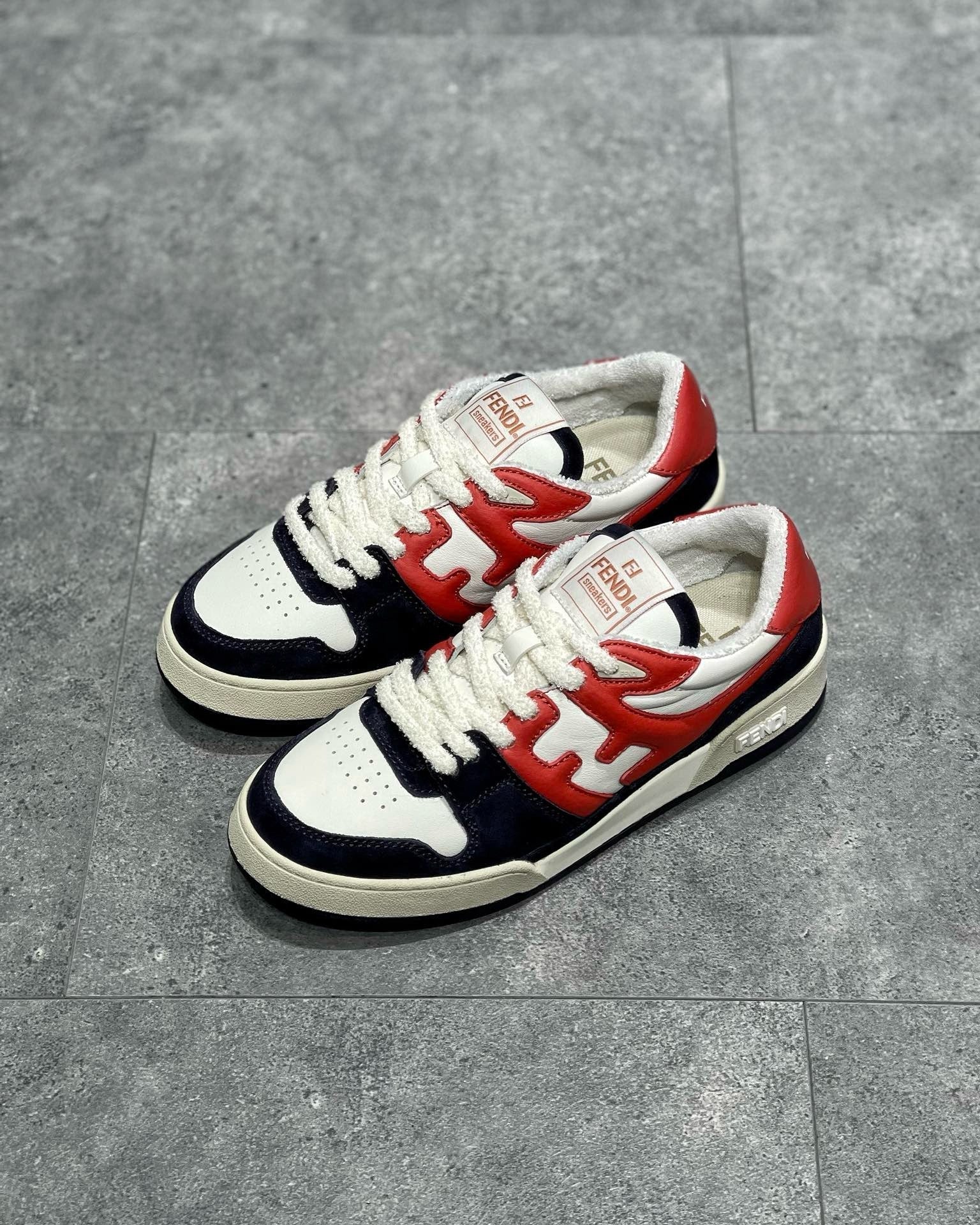 FEN Sneakers