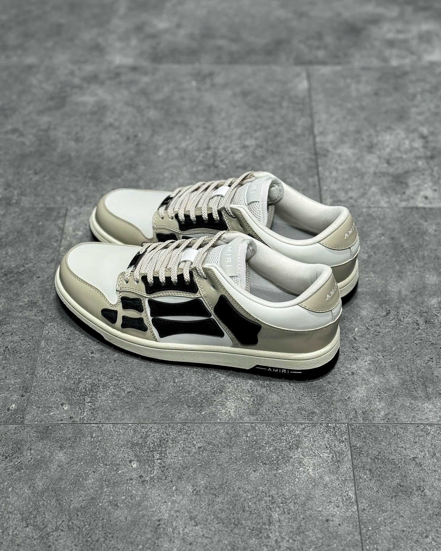 AMR Sneakers