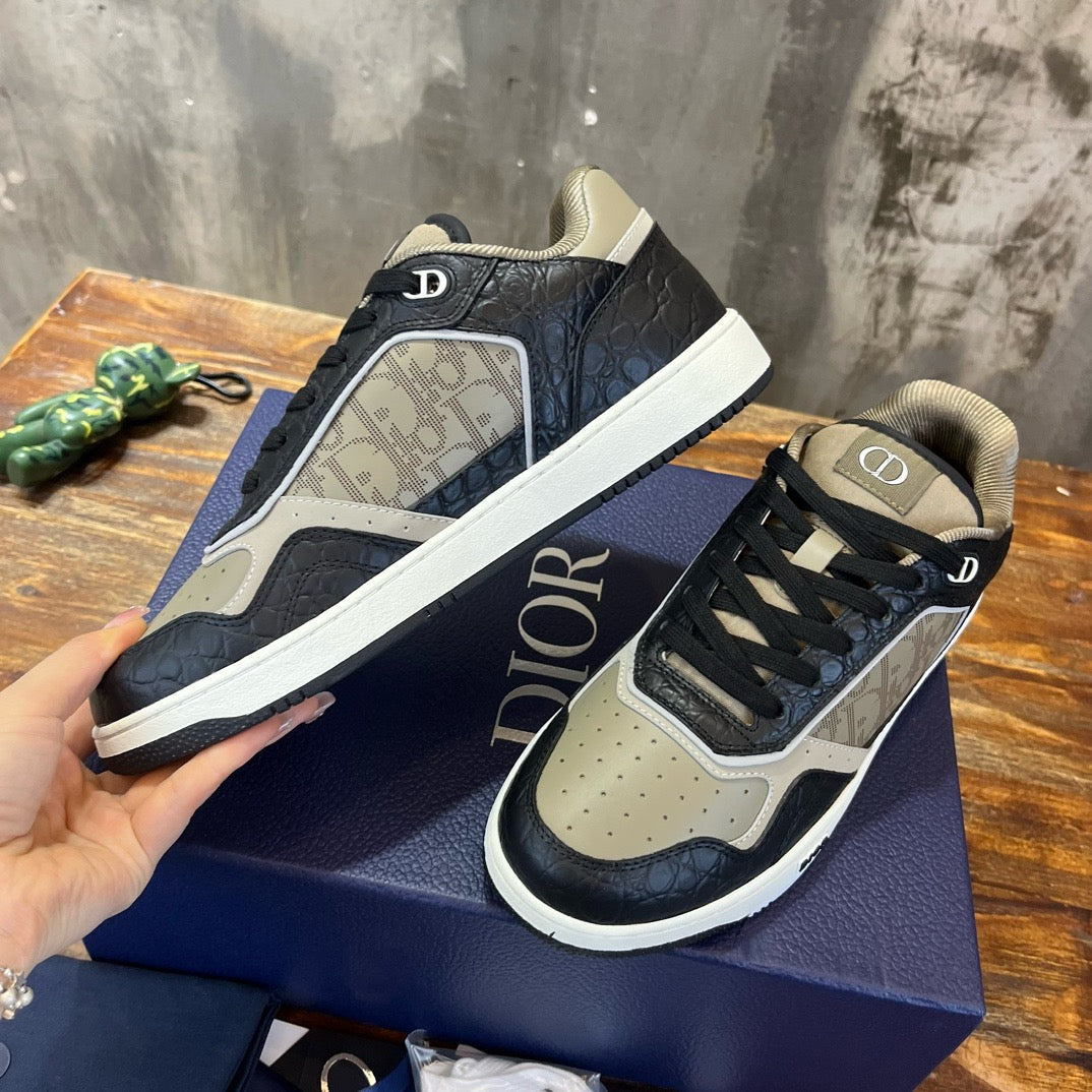 DIO Sneakers