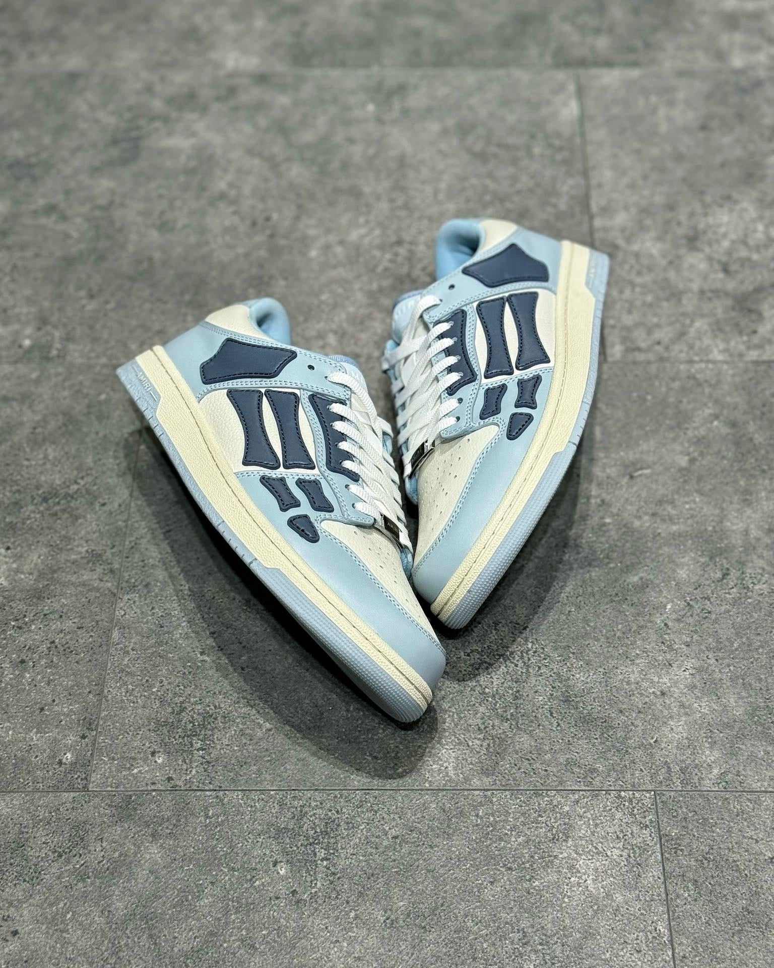 AMR Sneakers