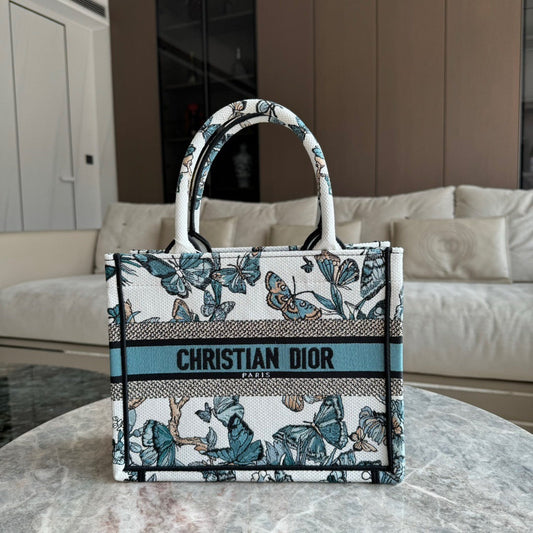 DIO Book Tote