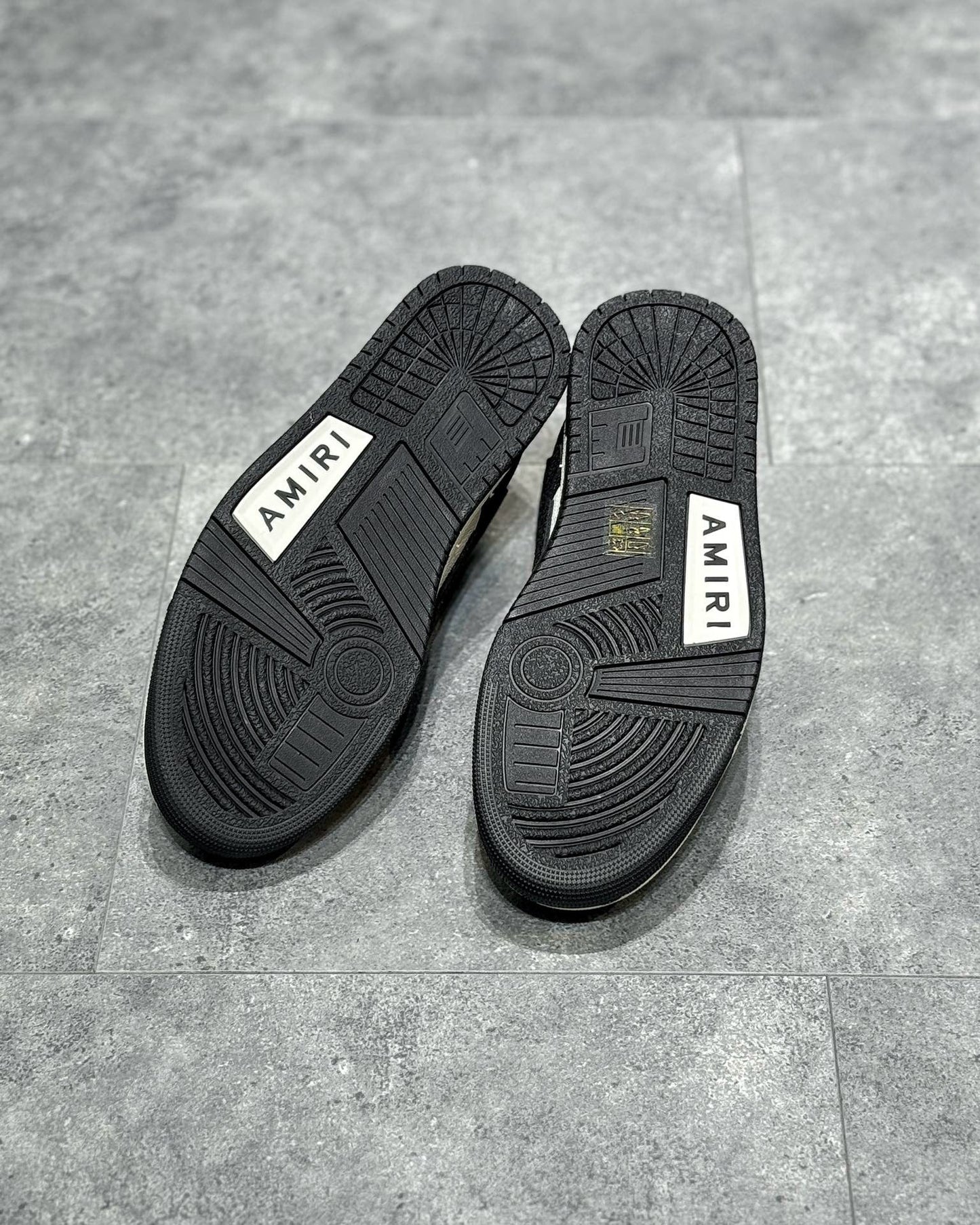 AMR Sneakers