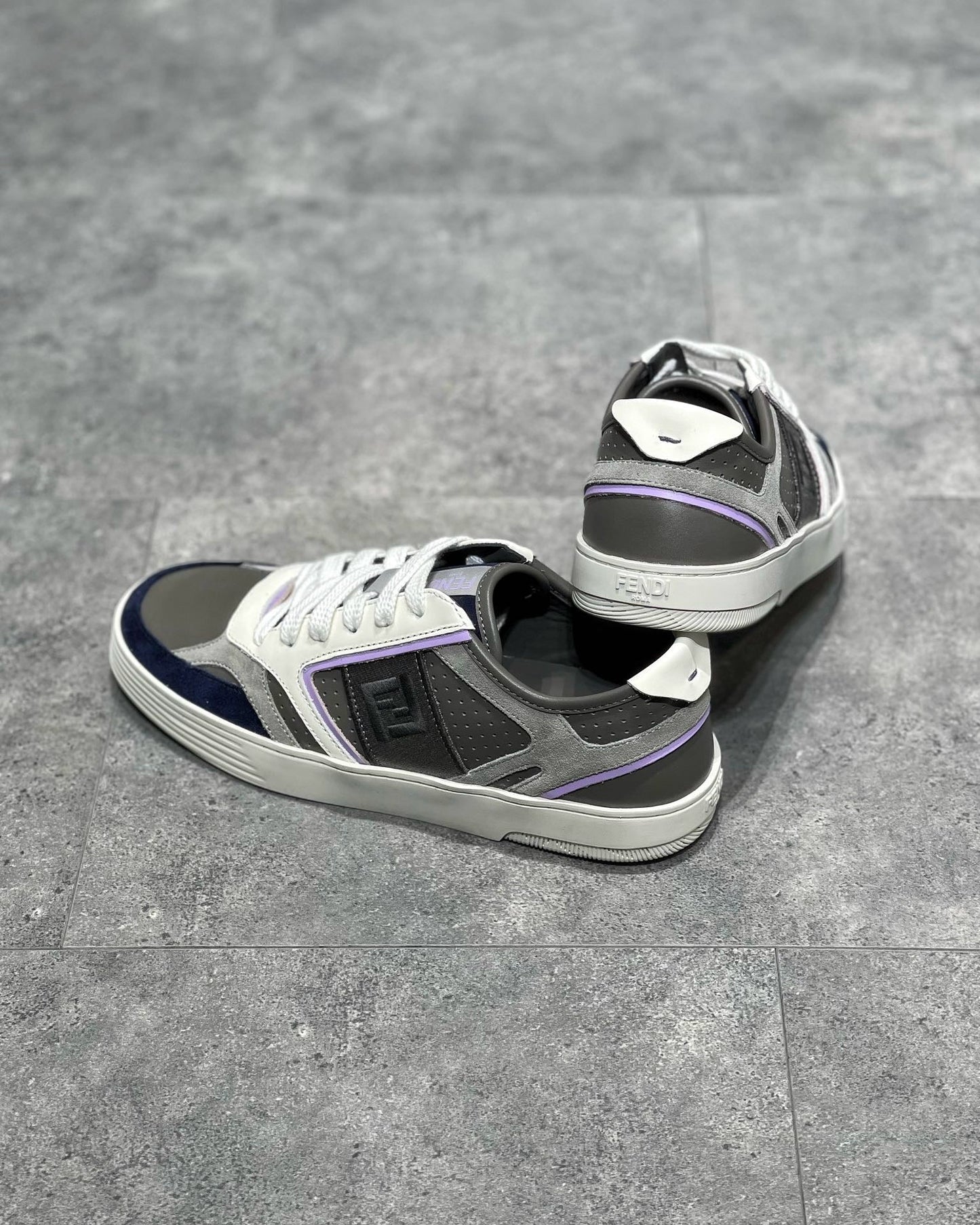 FEN Sneakers