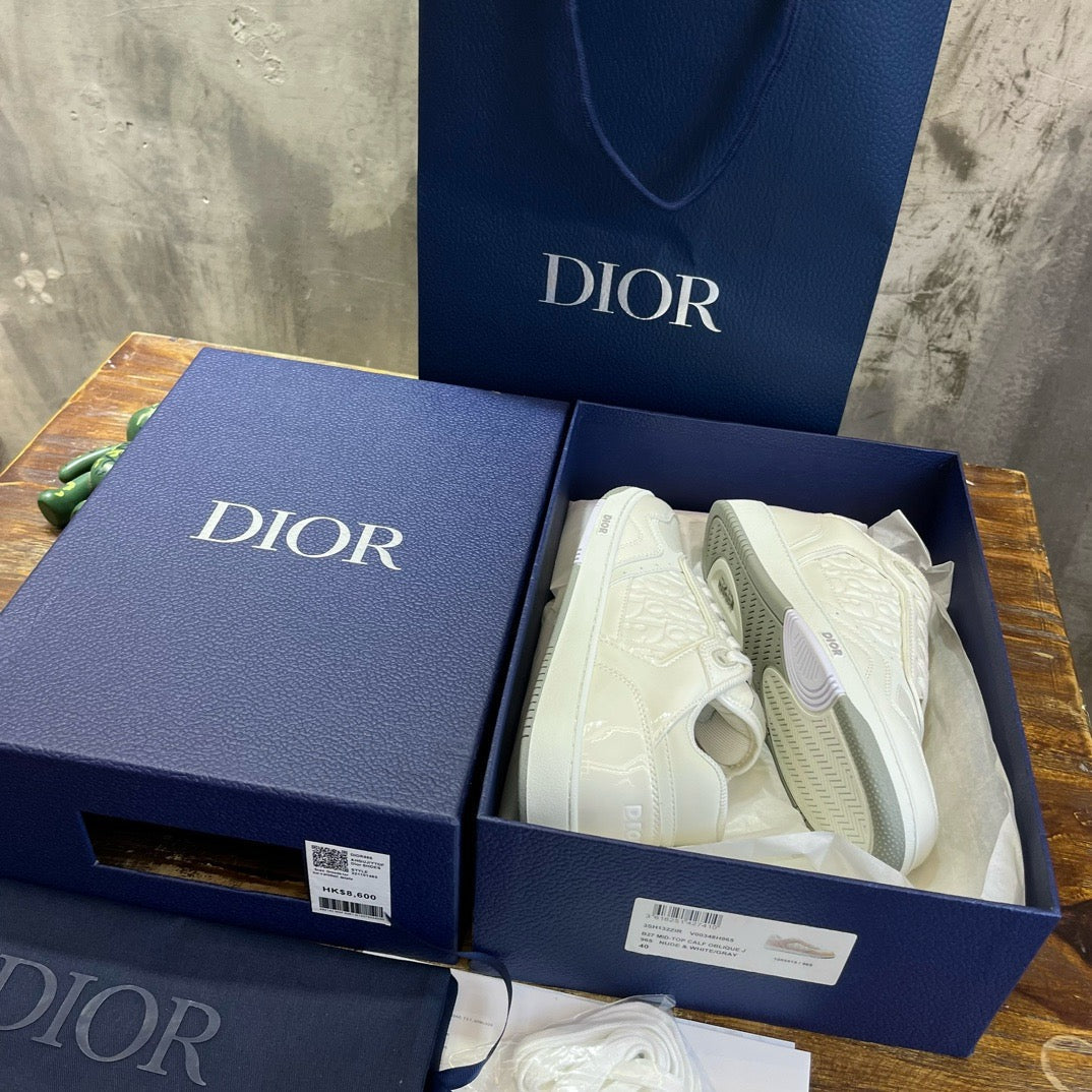 DIO Sneakers