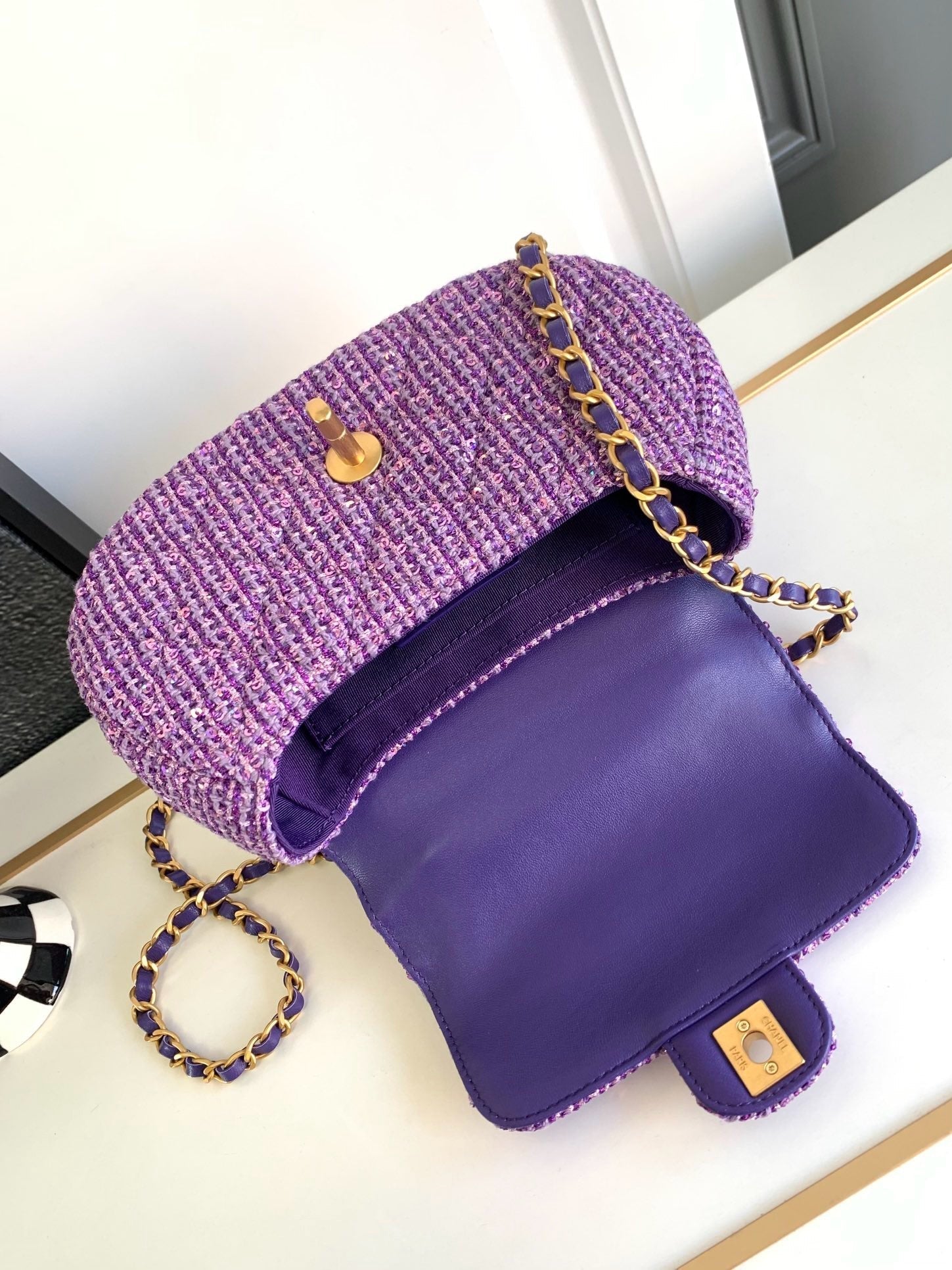 CHA 24C Coco Carry Me Handbag