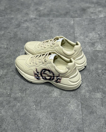 GUC Sneakers